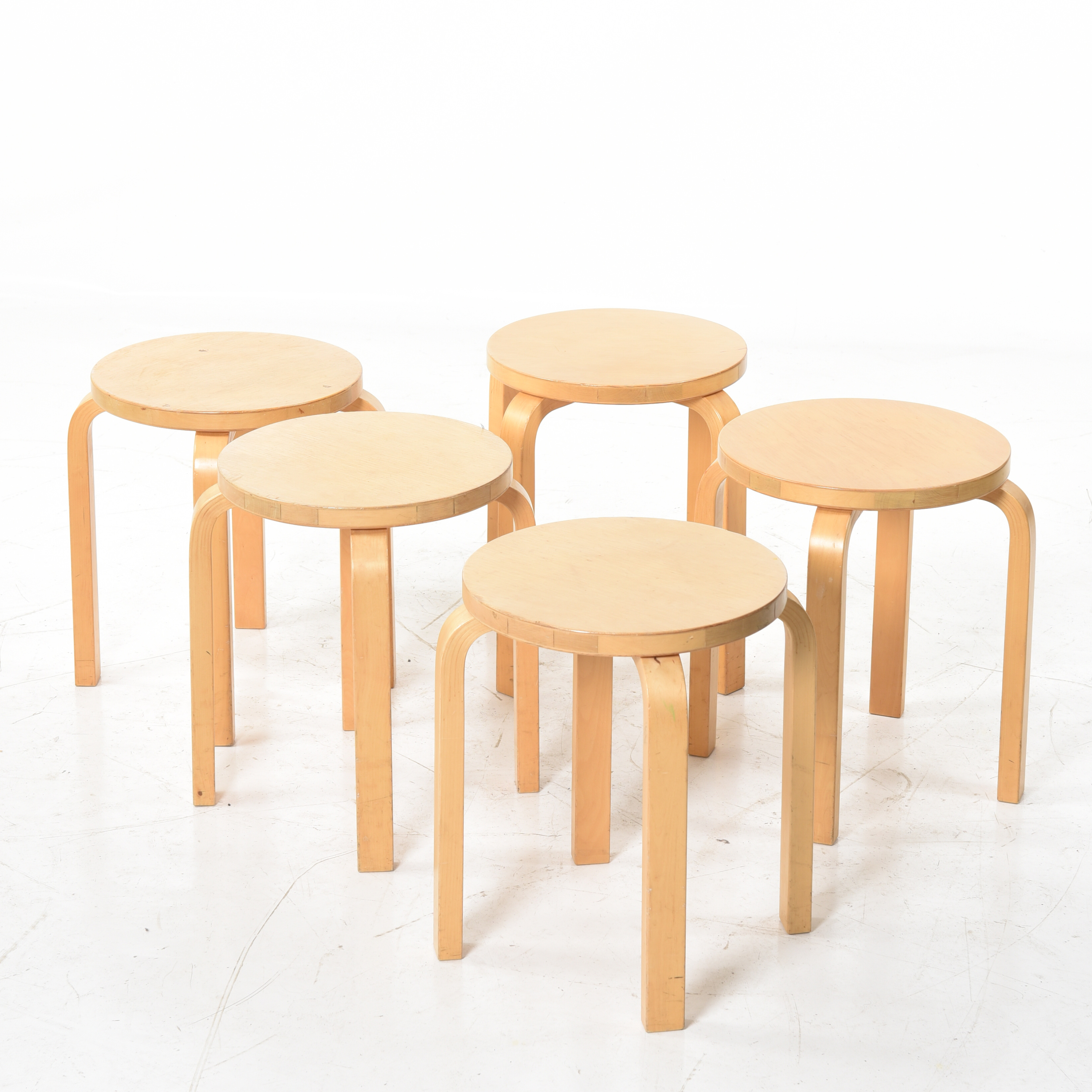 Alvar Aalto pallar Stool 60
