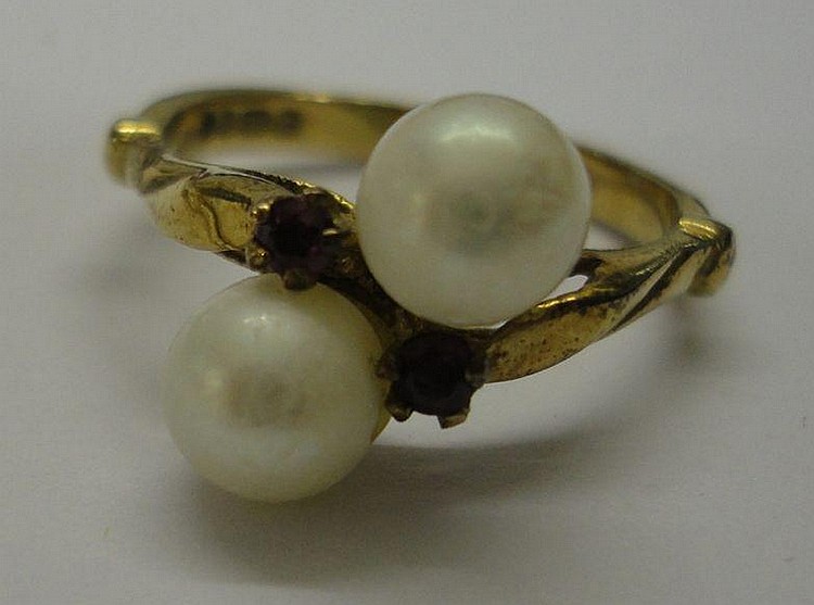 9ct Gold Pearl & Ruby Set Split Shank Ring