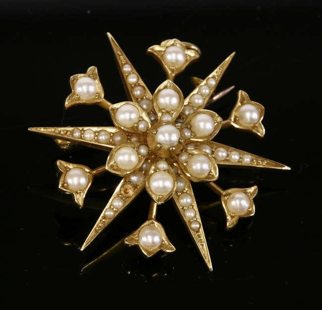 A late Victorian gold split pearl starburst brooch/pendant