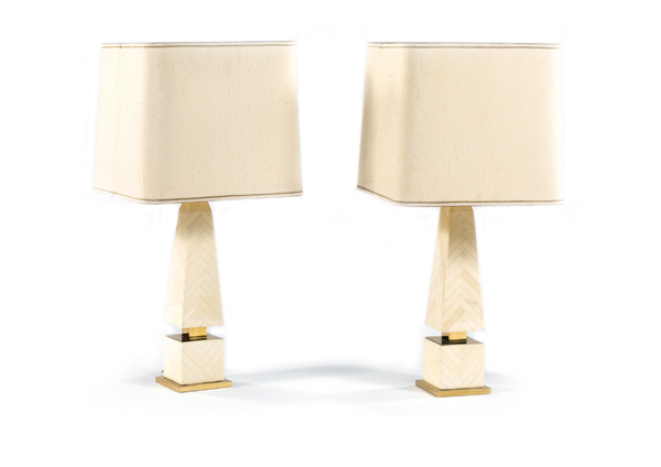 ANNÉES 70 Paire de lampes formant obélisques plaqués de lames