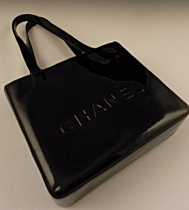 Chanel Black Leather Shoulder Bag