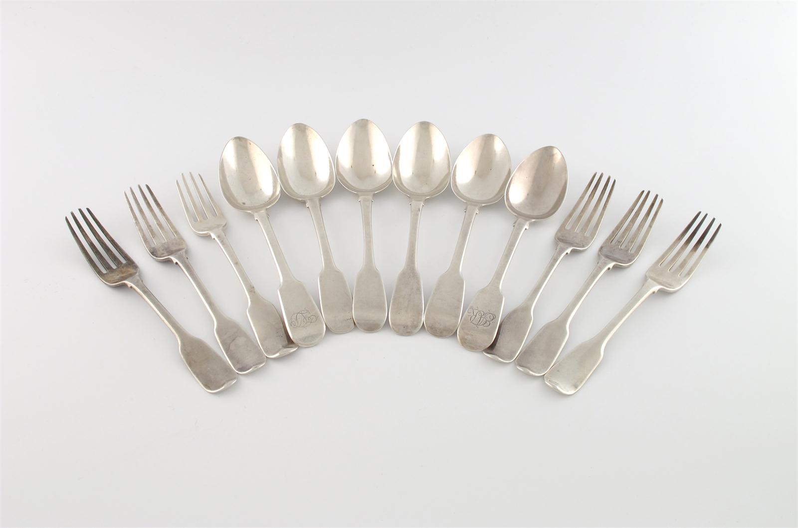 A mixed lot of silver Fiddle pattern flatware