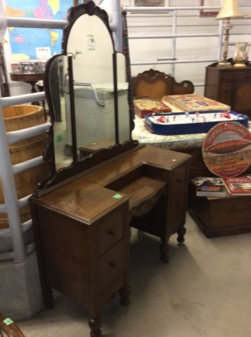 Antique Vanity With Mirror