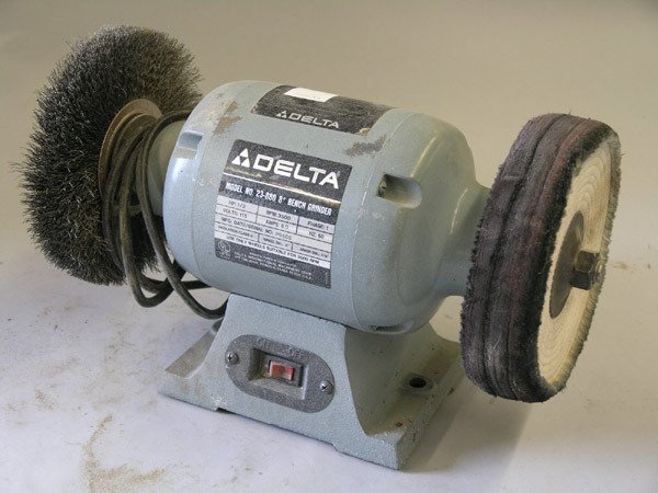 4217: Delta bench grinder