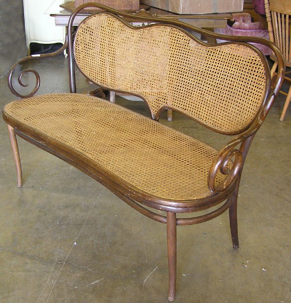 87: Thonet Vienna bentwood settee