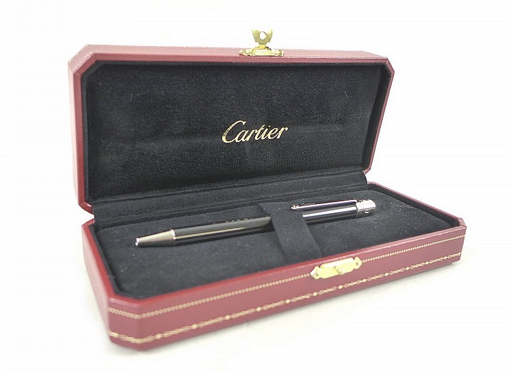 A Cartier Must de Cartier Santos ball pen
