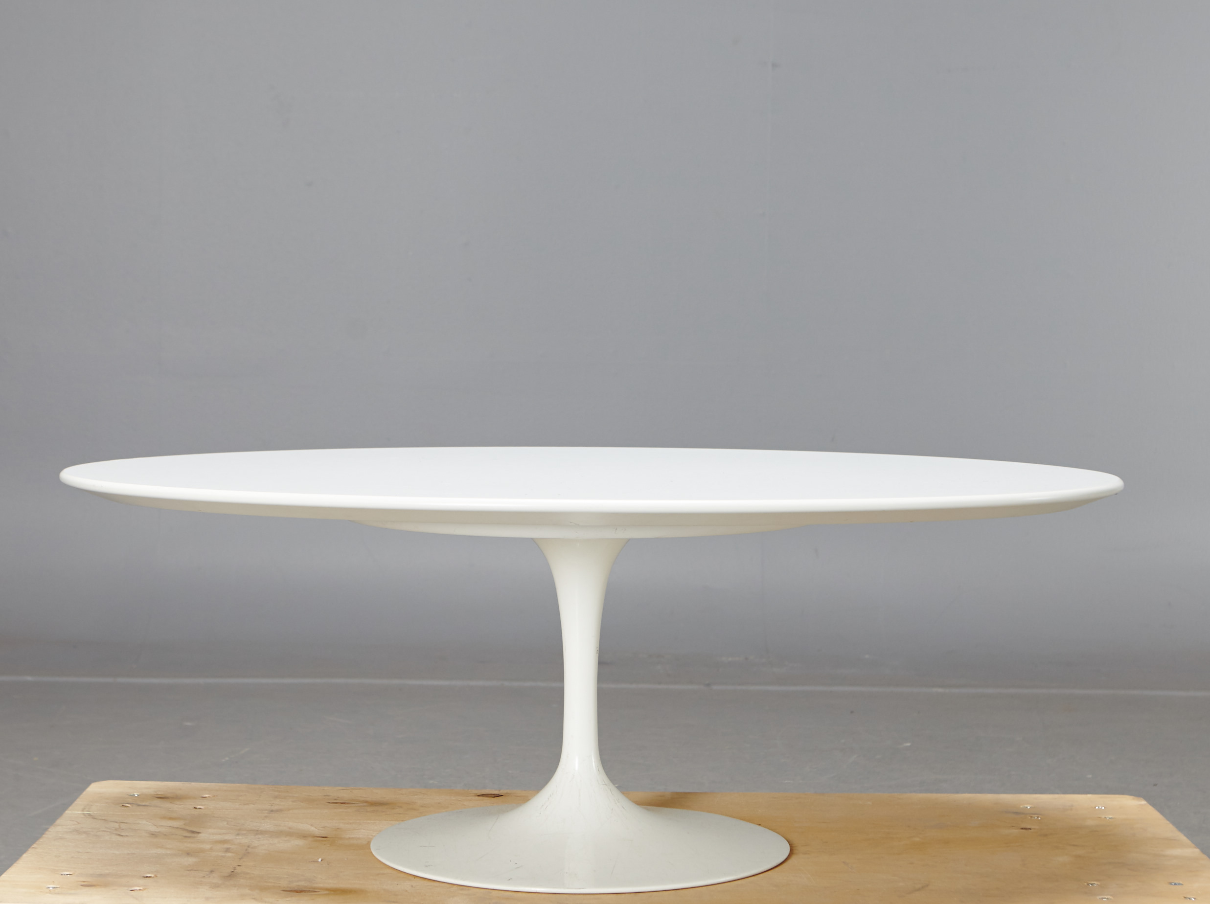 Eero Saarinen, Knoll, soffbord 'Tulip'