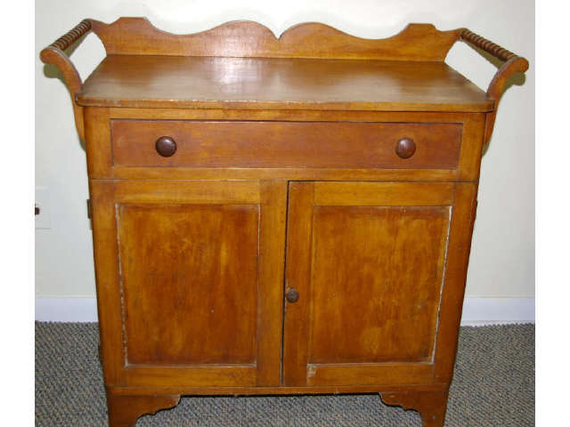 ANTIQUE PINE WASH STAND