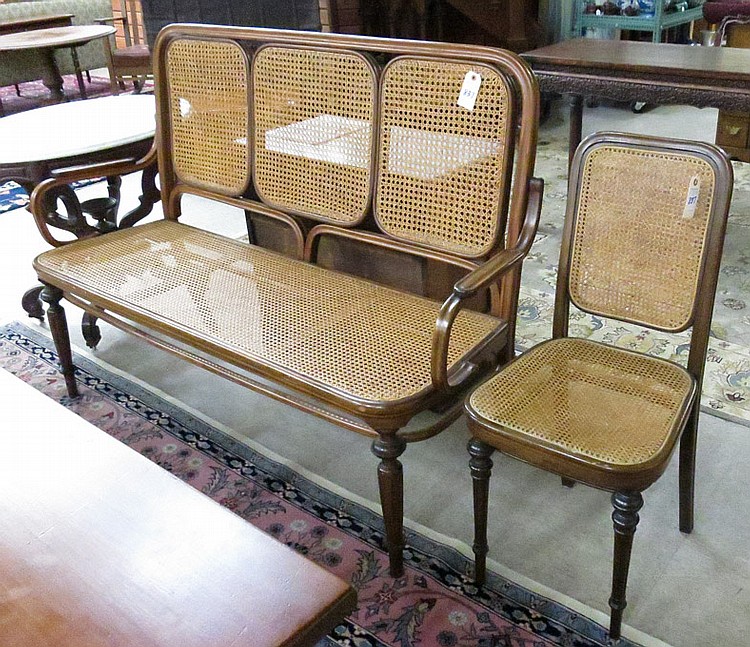 THONET BENTWOOD SETTEE AND MATCHING CHAIR, Gebrude