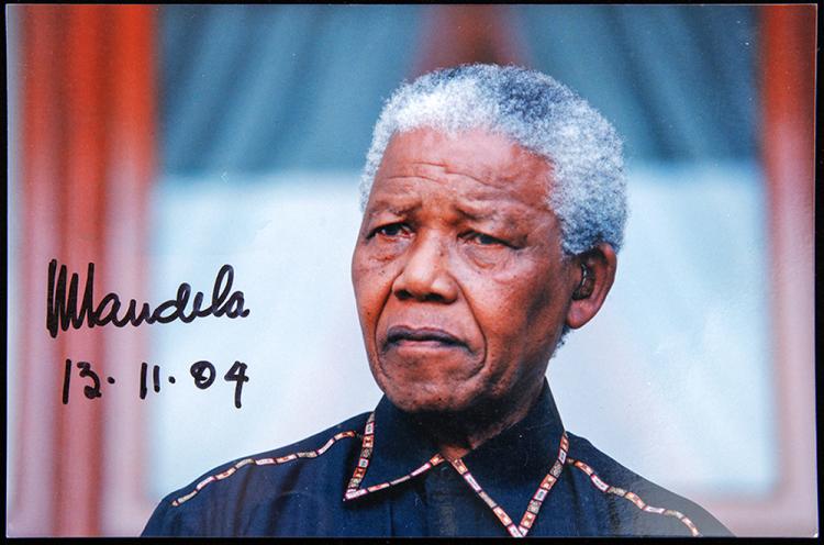 MANDELA, NELSON -- SIGNED COLOR PHOTO