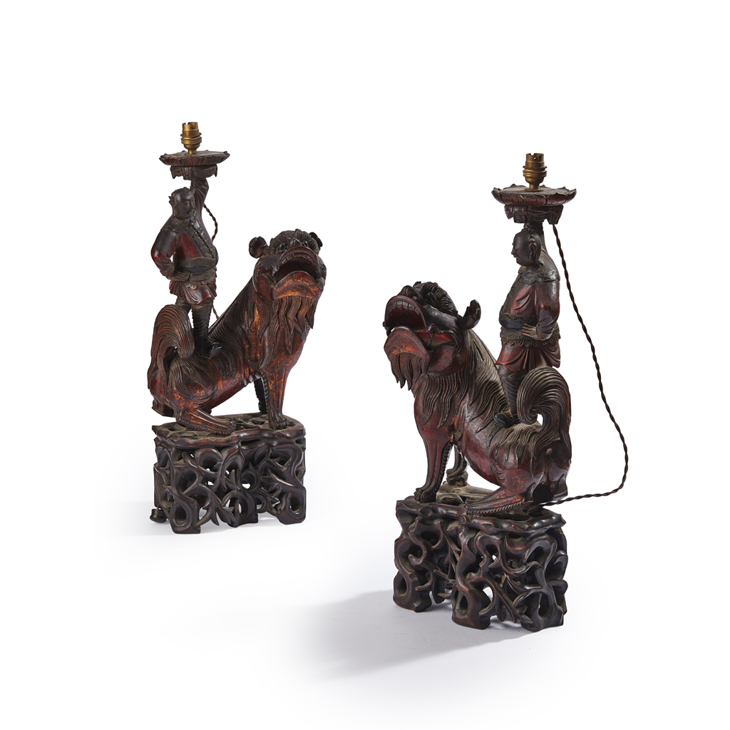PAIR OF UNUSUAL EXPORT 'BUDDHIST LION' LAMPS, QING DYNASTY, 19TH CENTURY