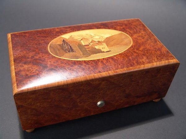 528: SWISS REUGE MARQUETRY MUSIC BOX