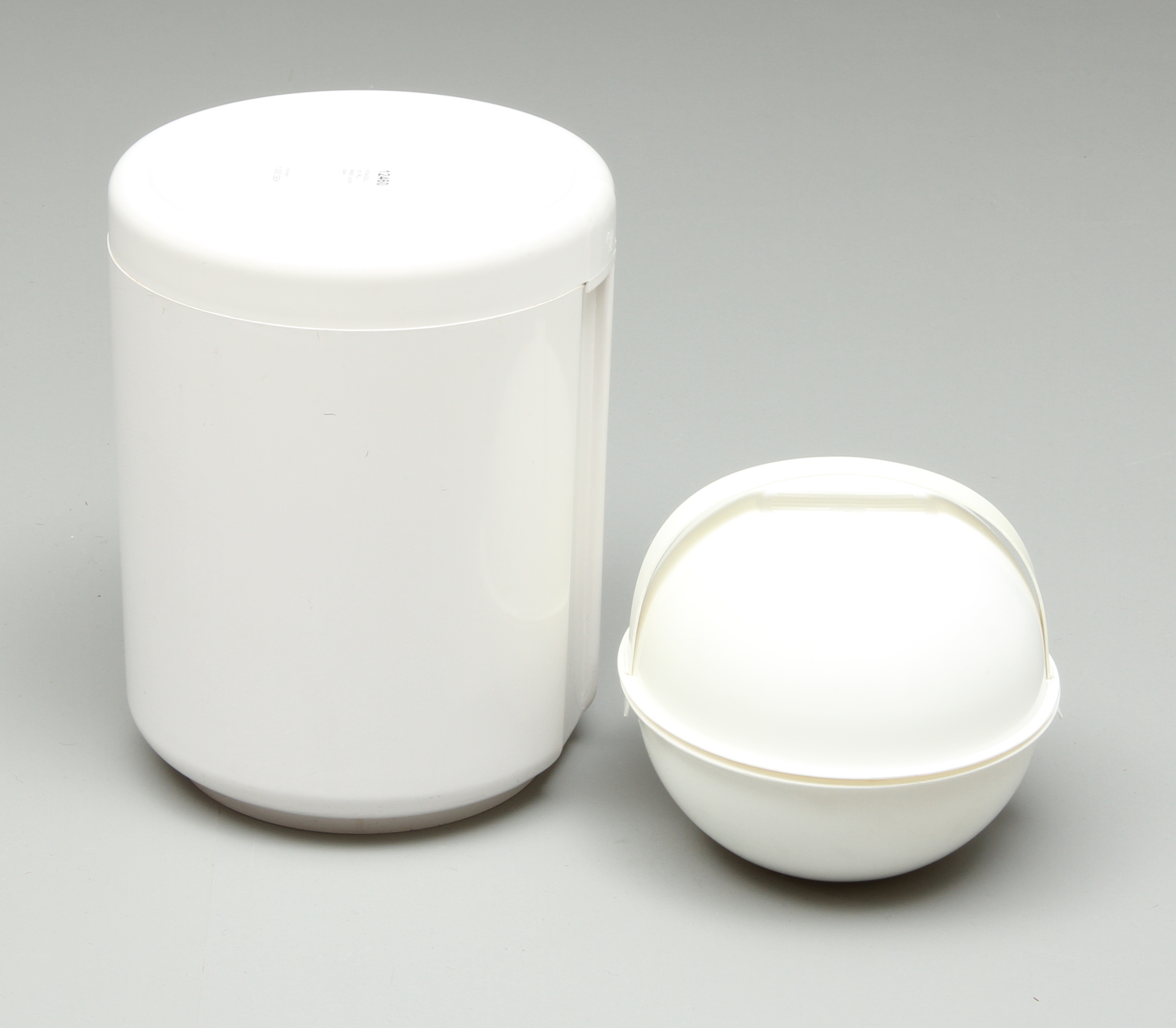 PICNICBOLL och PALL, design Guzzini, Italien.