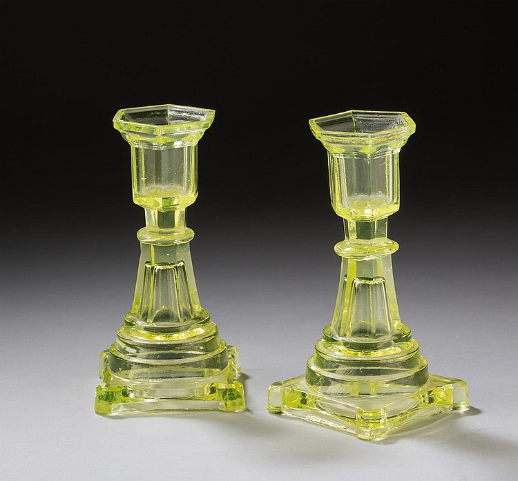PAIR OF BOSTON & SANDWICH GLASS COMPANY PRESSED CANARY...