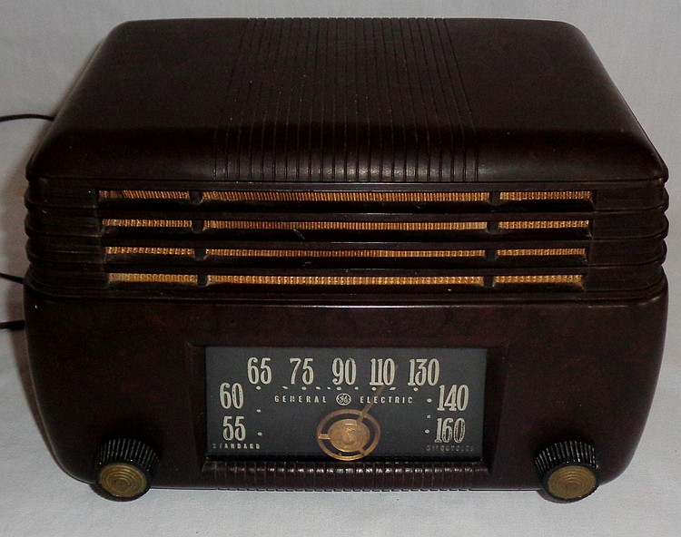 Vintage General Electric Radio