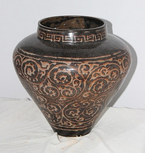 A Chinese Archaic Style Jizhou Inverted Vase,