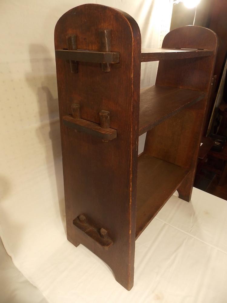 STICKLEY ARTS & CRAFTS OAK BOOKSTAND