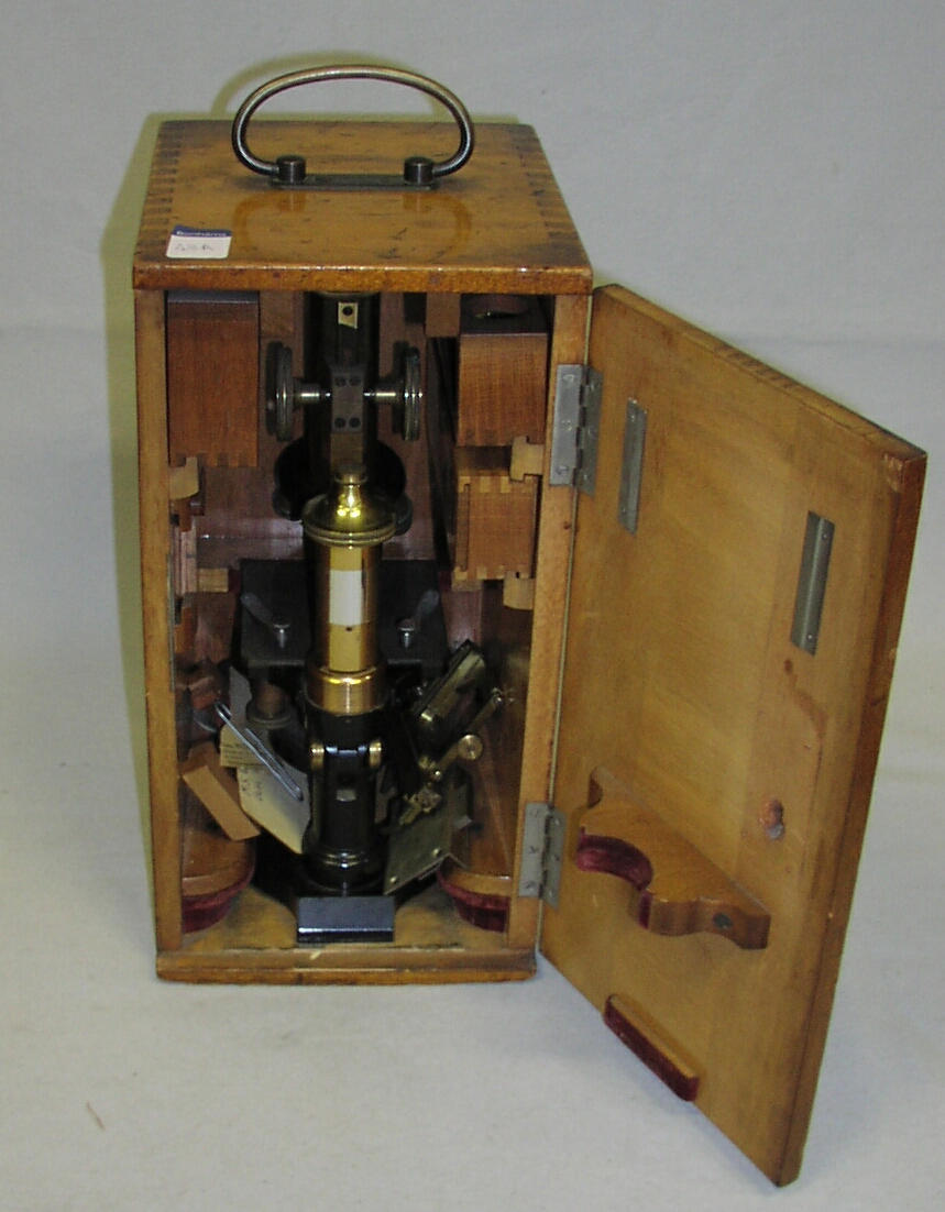 A Zeiss Microscope.