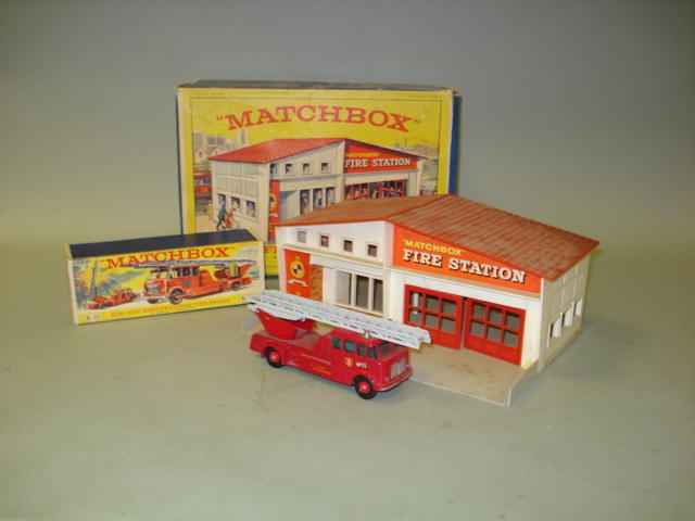 Matchbox MF1 Fire Station and K-15 Merryweather Fire engine lot