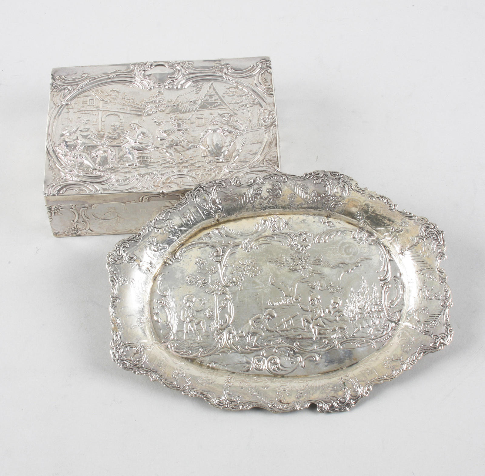 A German silver box By Berthold Muller, with import marks for London, 1910,