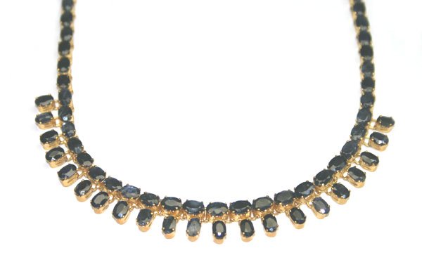 5420: 80.CT SAPPHIRE 25.40 GR 10kt GOLD NECKLACE.