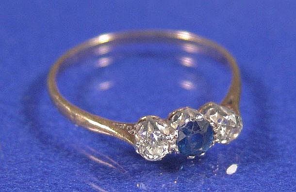 18ct gold platinum diamond and sapphire ring