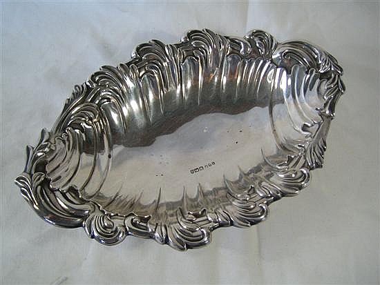A LATE VICTORIAN SILVER SWEETMEAT DISH