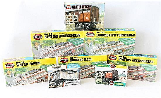 EIGHT AIRFIX MODEL ASSEMBLY KITS