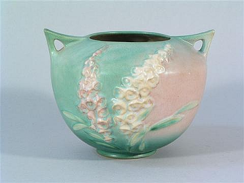 A Roseville Pottery Foxglove pattern vase.