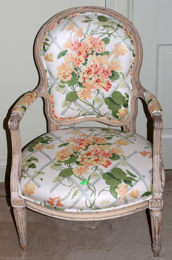 071376: FRENCH LOUIS XVI STYLE ARMCHAIR