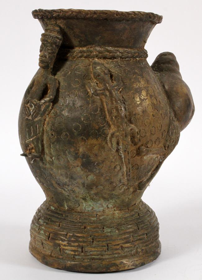 Nigerian benin bronze vase, 19th c., h 11"