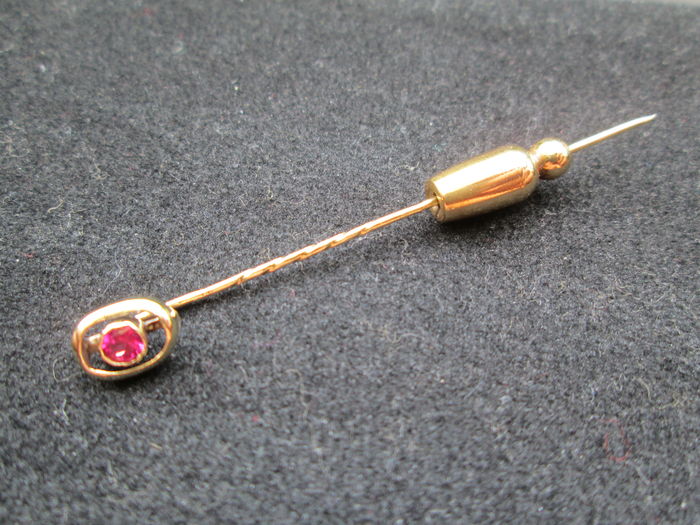 Tie pin