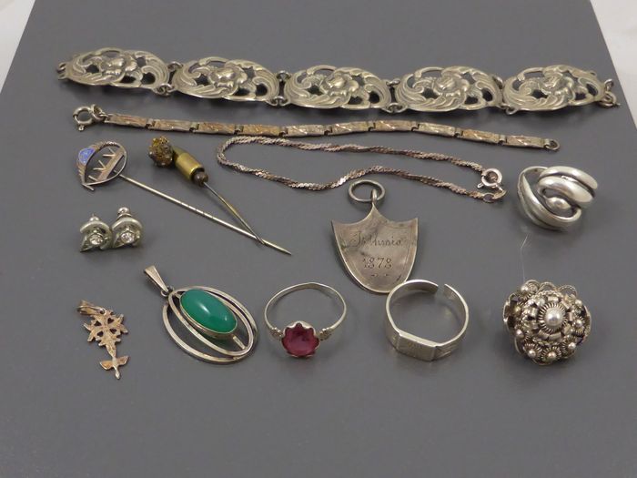Job lot of vintage silver jewellery