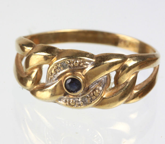 Sapphire ring