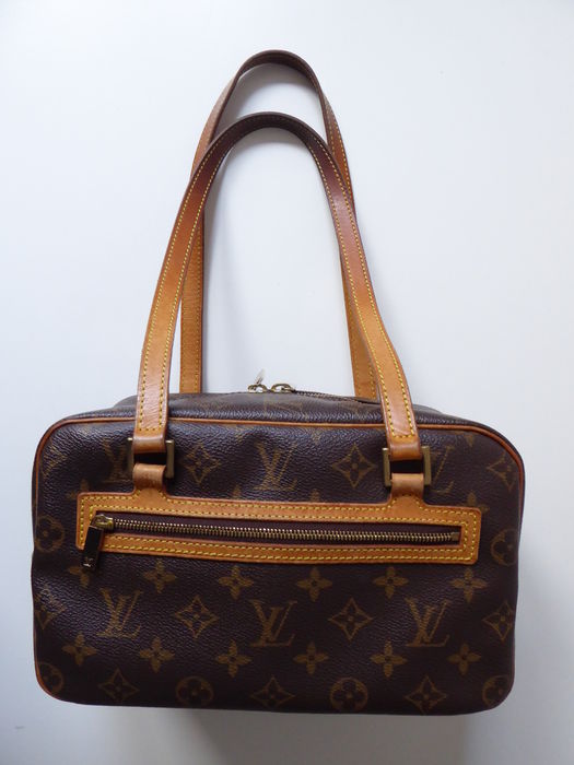 Louis Vuitton - Shoulder bag Cite MM