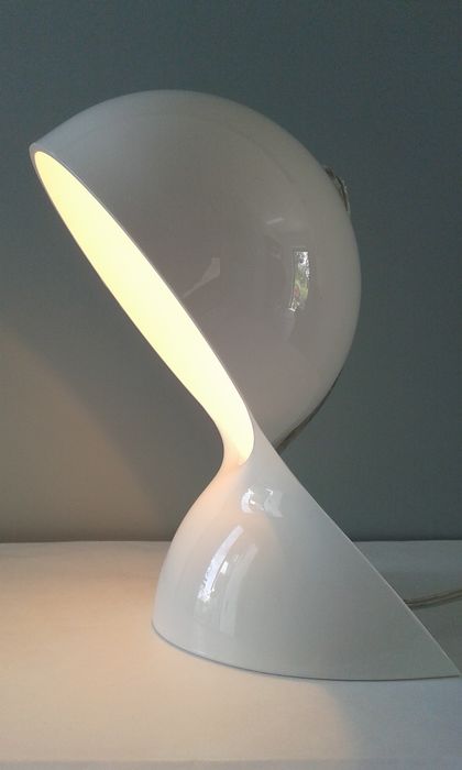 Vico Magistretti for Artemide – 'Dalù' table lamp