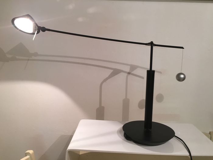 Carlo Forcolini for Artemide, 'Nestore' table lamp