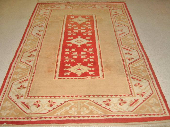 Turkish hand-knotted Milas rug - 20th century