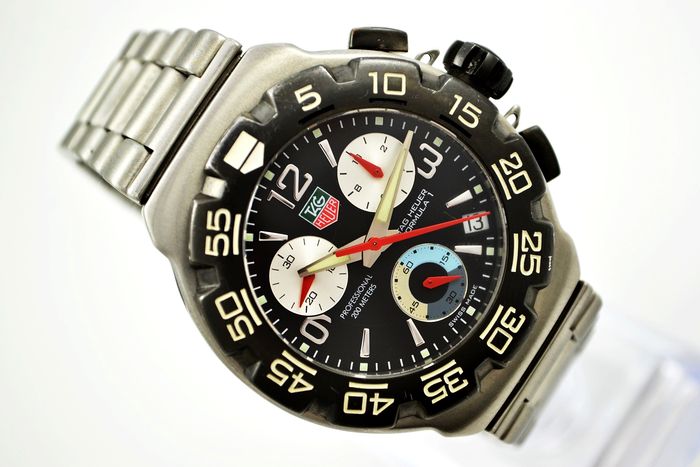 Tag Heuer Formula 1 Chronograph CAC1110 – Men's Watch – 1990s