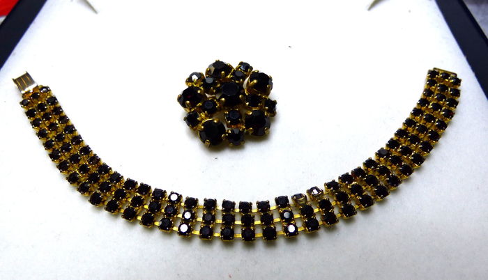 Bohemian garnet set