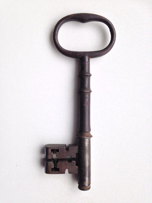 Large antique key - wrought iron - 17th/18th century