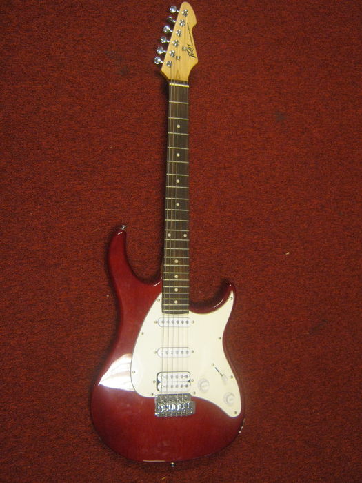 Peavey raptor plus exp electric guitar