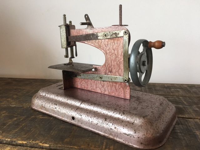 Industrial metal mini sewing machine