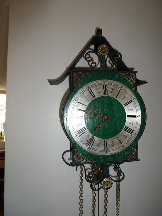 Wall clock – cast iron – 1970s – 1980s