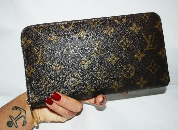 Louis Vuitton – Organizer Zippy Monogram – zip around wallet