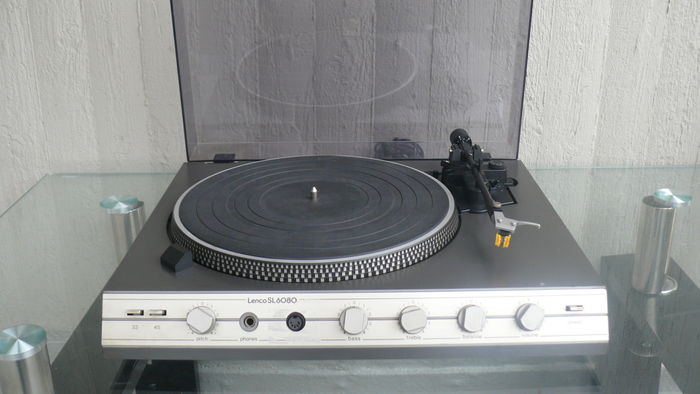 Lenco SL 6080 turntable with built-in stereo amplifier