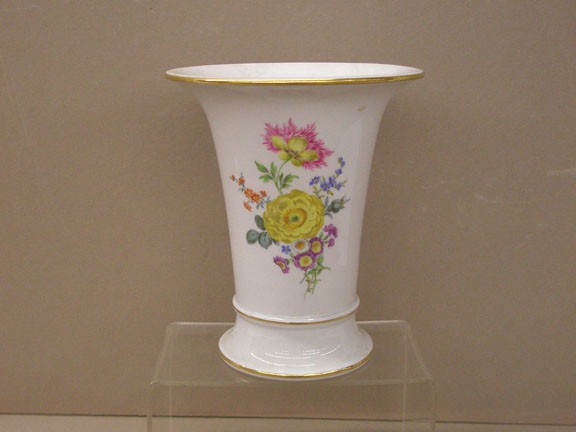 2371: Meissen Porcelain Spill Vase