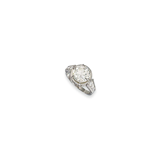 An Art Deco Diamond Single-Stone Ring