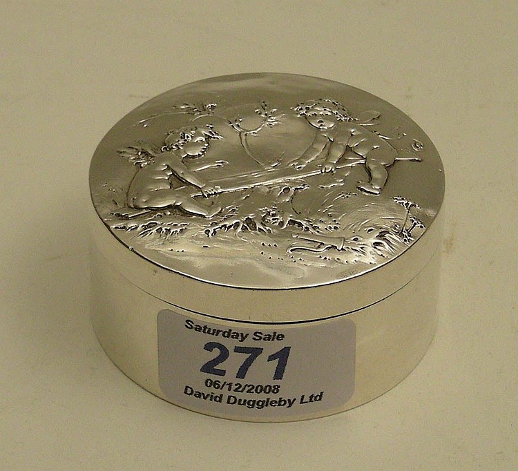 Edwardian circular silver box hinged lid depicting