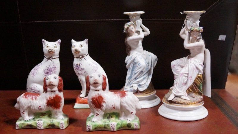MIXED LOT OF SIX PORCELAIN PIECES
